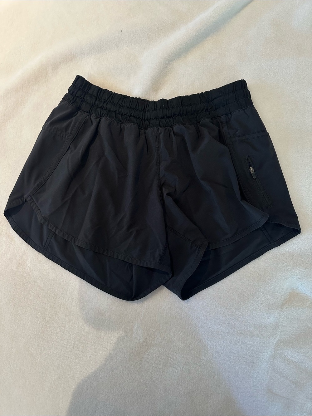 Lululemon- women’s 10 - black - track that short